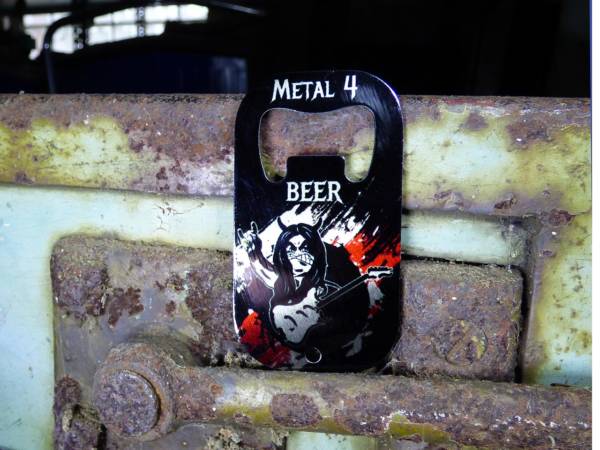 Flaschenöffner für Heavy Metal Fans