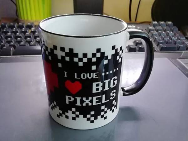 Cooler Kaffeebecher in Pixel-Optik