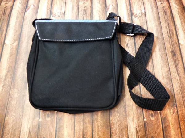 Rückseite kleine Unisex Umhängetasche