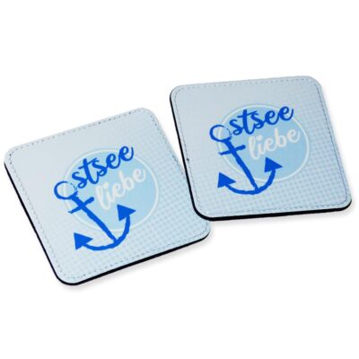 Maritime Kunstleder Untersetzer mit ‘Ostsee Liebe’ und Anker | Hübsches Ostsee Geschenk | 2er Set | eckig