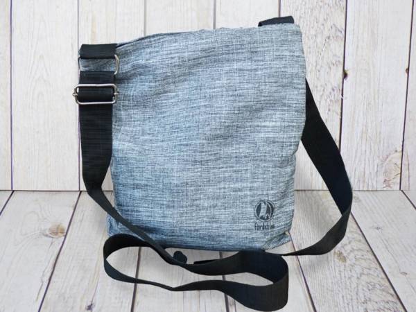 Kleine Umhängetasche mit Metal Hand | Pommesgabel und Tribal