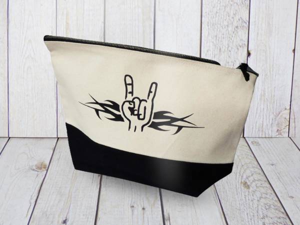 Kosmetiktasche im Heavy Metal Design