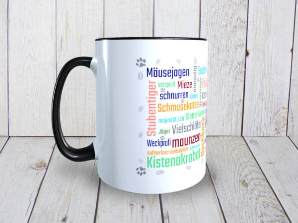Lustiger Kaffeebecher mit Schlagwortwolke rund um die Katze bedruckt
